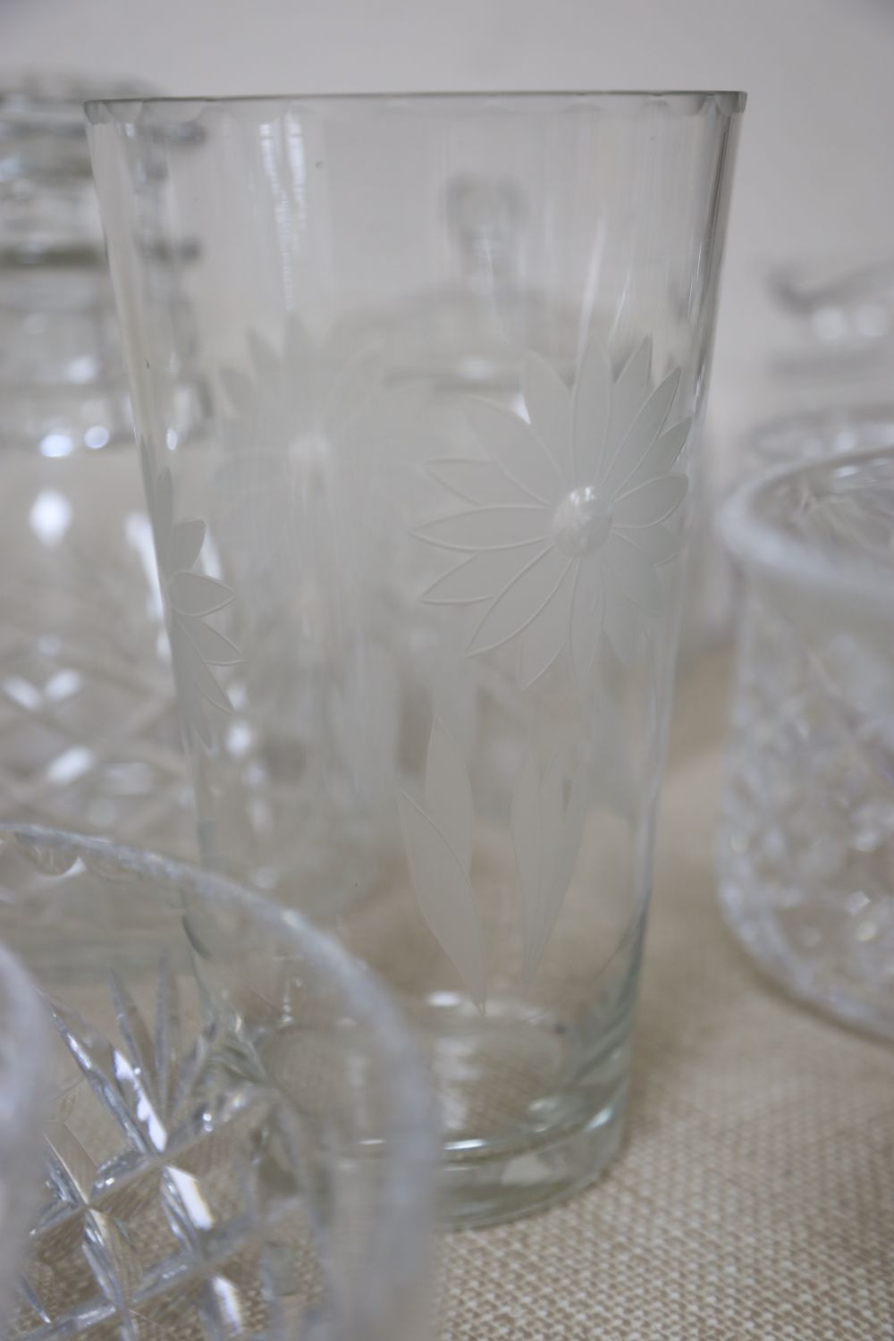 A quantity of glassware